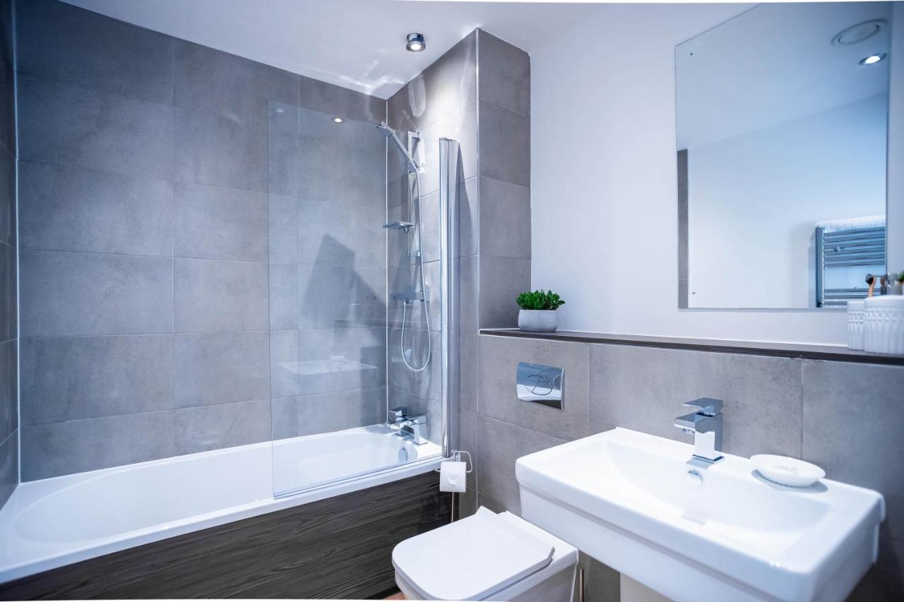 Luxe Interchange Apartment Near Old Trafford - Media City - The Quays Manchester Extérieur photo